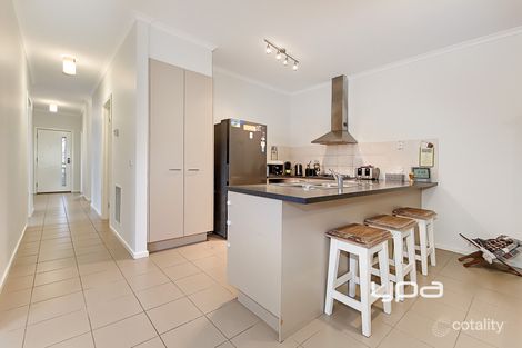 Property photo of 2 Castlegate Lane Craigieburn VIC 3064