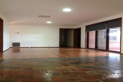 Property photo of 28 Hurlstone Crescent Mill Park VIC 3082