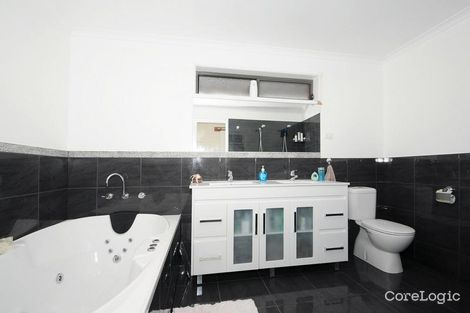 Property photo of 18 Conferta Court Cranbourne West VIC 3977