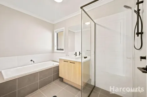 Property photo of 33 Oceanview Street Point Vernon QLD 4655