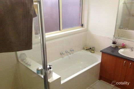 Property photo of 2/266 Dandelion Drive Rowville VIC 3178