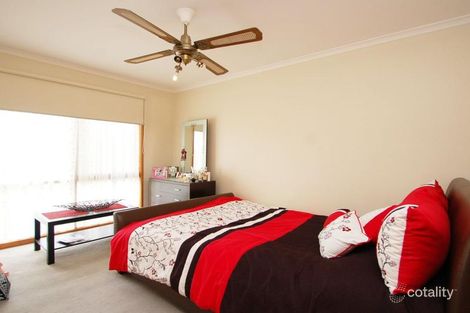 Property photo of 1/15 Papworth Place Meadow Heights VIC 3048