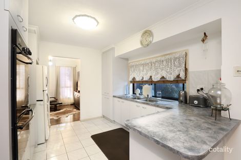 Property photo of 8 Dunai Walk Delahey VIC 3037