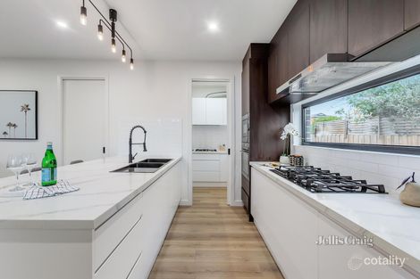 Property photo of 2/15 Kevin Street Mount Waverley VIC 3149