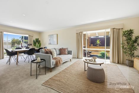 Property photo of 4 Lilly Pilly Avenue Bundoora VIC 3083