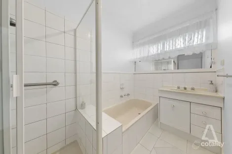 Property photo of 20 Oleander Drive St Albans VIC 3021