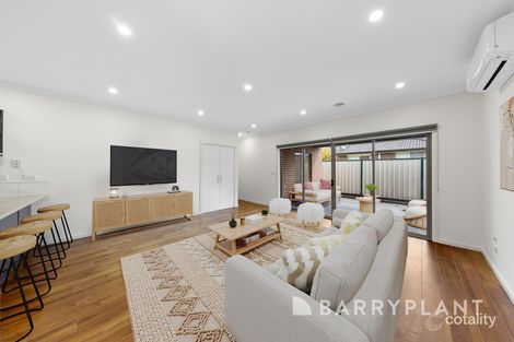 Property photo of 2/11 Michael Avenue St Albans VIC 3021