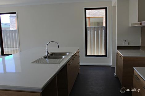 Property photo of 37 Chagall Parade Clyde North VIC 3978