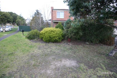 25 Lakeside Cres, Croydon Hills, VIC 3136