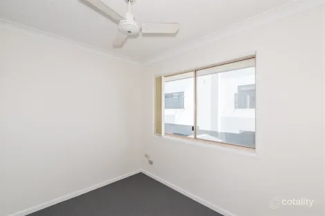 Property photo of 2/11 Yeronga Street Yeronga QLD 4104