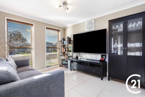 Property photo of 16 Cawley Circuit Ropes Crossing NSW 2760