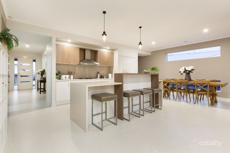 Property photo of 17 Red Mallee Court Lyndhurst VIC 3975