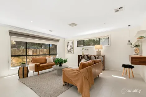 Property photo of 17 Traine Court Amaroo ACT 2914