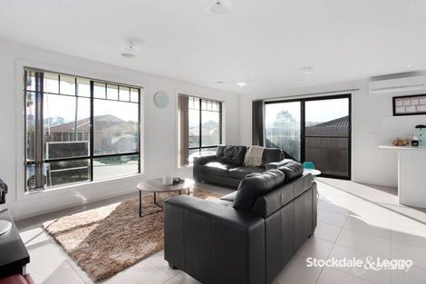 Property photo of 4/30 Tuscany Rise Pakenham VIC 3810