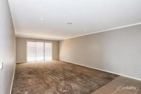 Property photo of 39 Coronet Avenue Roxburgh Park VIC 3064