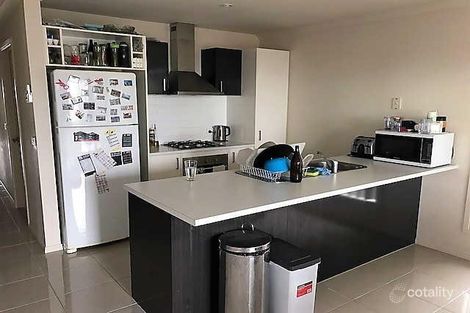 Property photo of 42 Cascade Way Pakenham VIC 3810