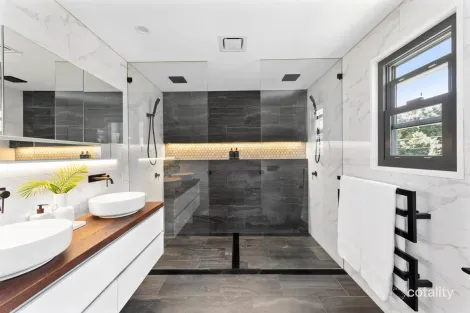 Property photo of 15 Bayview Place Bayview NSW 2104