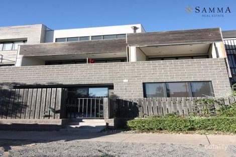 2/11 Monckton Pl, Caroline Springs, VIC 3023