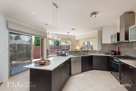 Property photo of 1 White Gum Way Cranbourne North VIC 3977