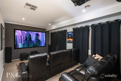 Property photo of 1 White Gum Way Cranbourne North VIC 3977