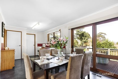 24 EASTWOOD CRES, MOOROOLBARK, VIC 3138