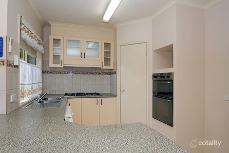 11 Lockens Ave, Glen Waverley, VIC 3150