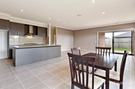 Property photo of 19 Lambrigg Place Doreen VIC 3754