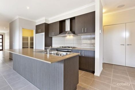 Property photo of 19 Lambrigg Place Doreen VIC 3754