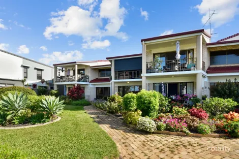 Property photo of 2/45 Bradman Avenue Maroochydore QLD 4558