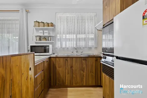 Property photo of 6 Ell Place Cooloongup WA 6168