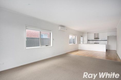 Property photo of 52 Edgeware Close Pakenham VIC 3810