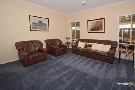 Property photo of 8 Crosslee Court Deer Park VIC 3023