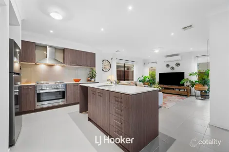 Property photo of 9 Helder Close Cranbourne West VIC 3977