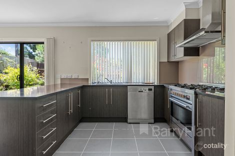 Property photo of 2 Elder Grove Boronia VIC 3155