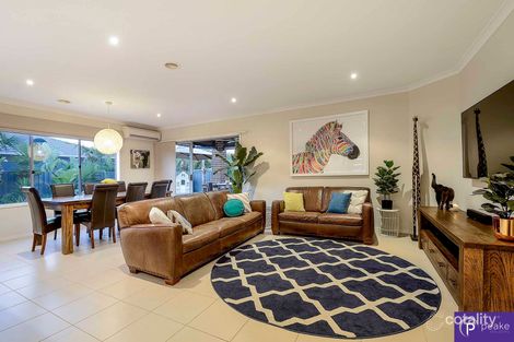 Property photo of 10 Perry Circuit Cranbourne North VIC 3977