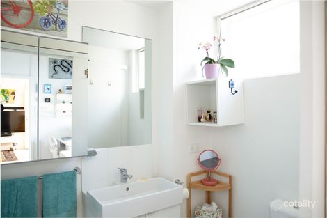 Property photo of 1/4 Hillview Crescent The Hill NSW 2300