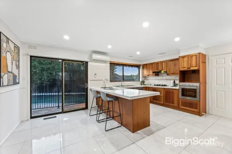 Property photo of 5 Regency Place Doncaster East VIC 3109