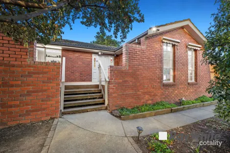 Property photo of 16 Rearden Close Endeavour Hills VIC 3802