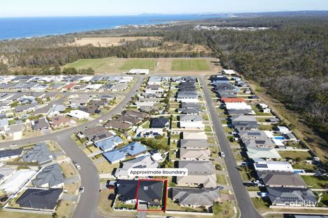 Property photo of 2 Greenbank Way Old Bar NSW 2430
