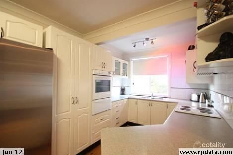Property photo of 50 Bottlebrush Avenue Bradbury NSW 2560