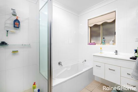 Property photo of 25 Langi Crescent Glenfield Park NSW 2650