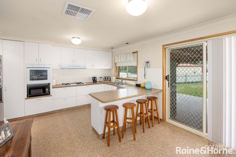 Property photo of 25 Langi Crescent Glenfield Park NSW 2650