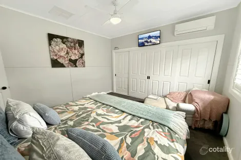 Property photo of 98 Edwards Street Young NSW 2594