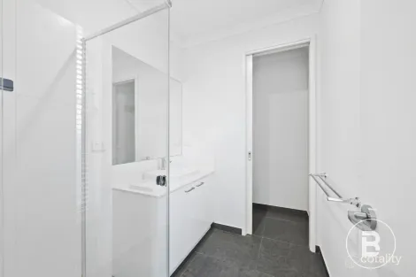 Property photo of 21 Moore Way Lucas VIC 3350