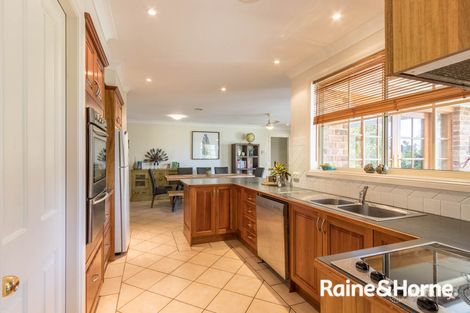 Property photo of 3 Ash Place Kelso NSW 2795