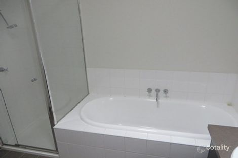 Property photo of 11 Hillam Drive Griffith NSW 2680