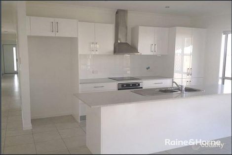 Property photo of 3 Kingfisher Street New Auckland QLD 4680