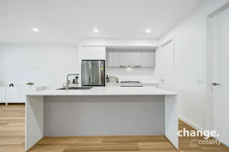 Property photo of 6 Marcela Walk Clyde North VIC 3978