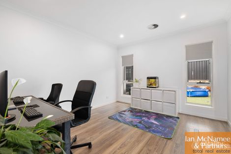 Property photo of 16 Underhill Street Googong NSW 2620