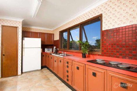 Property photo of 28 Bertana Crescent Warriewood NSW 2102